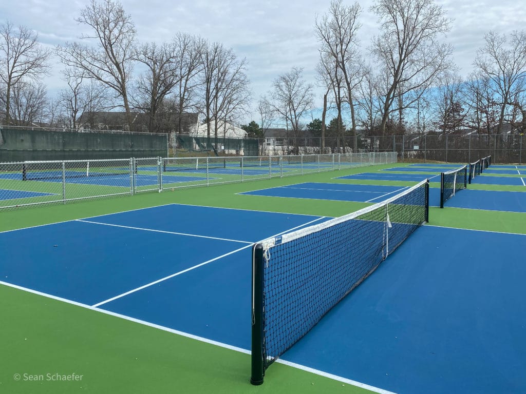 Top slider image of pickle ball courts